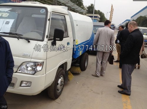 程力專(zhuān)汽掃路車(chē) 高效清潔，隨到隨提，品質(zhì)保障